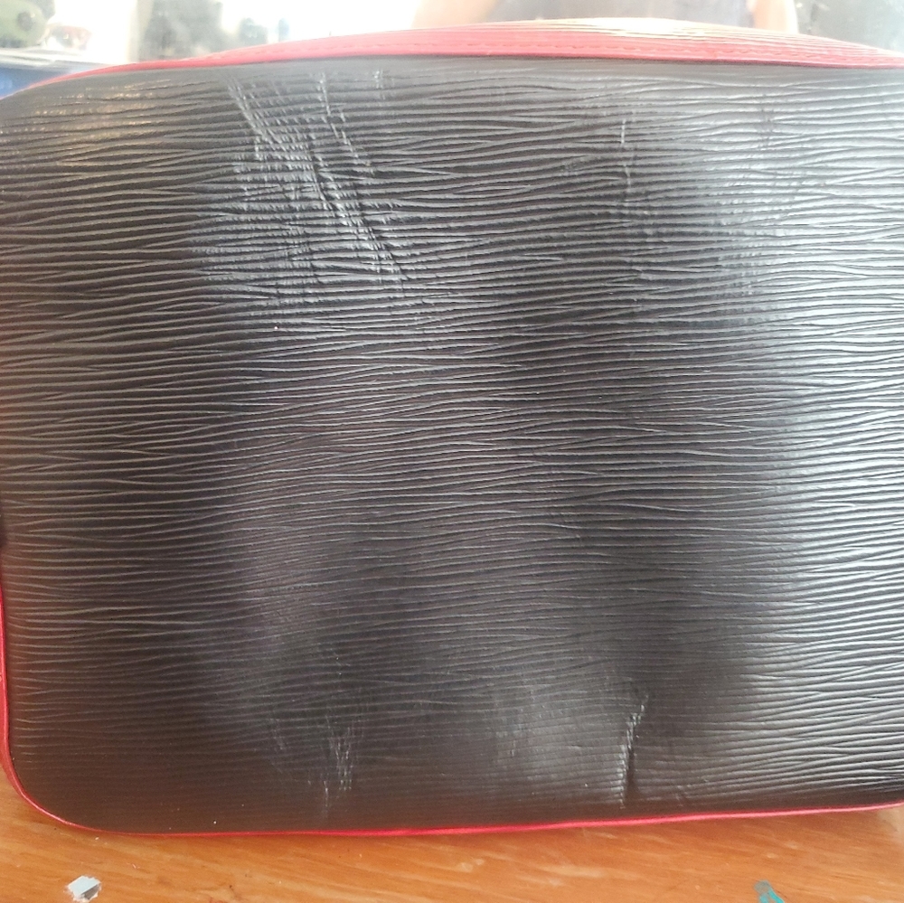 Authentic Louis Vuitton Noe Red Bucket Bag - Picture 10 of 11